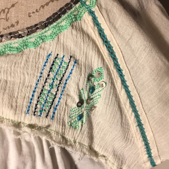 Free People almost new decorated peasant top, XS - Picture 4 of 4